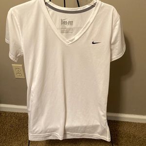 Size Large Nike Dri-Fit white regular fit shirt